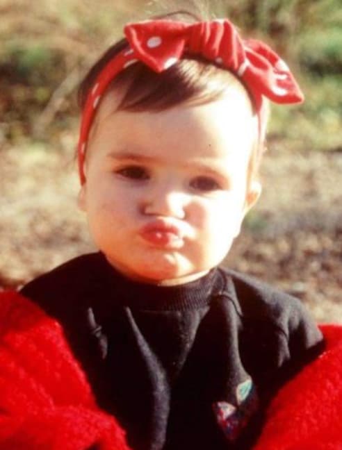 Lola, enfant
